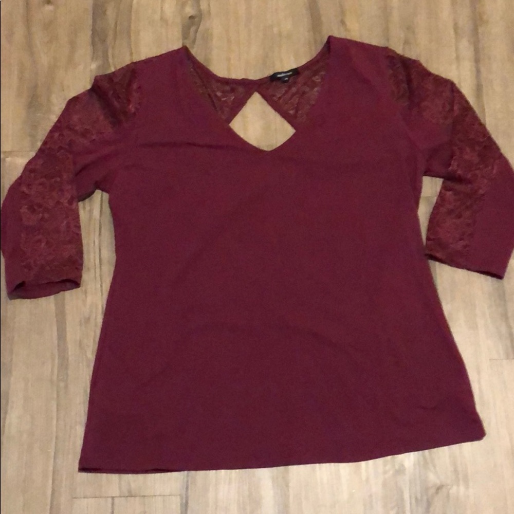 3x Burgundy top with lace details